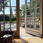 Oasis Near With Space To Play
