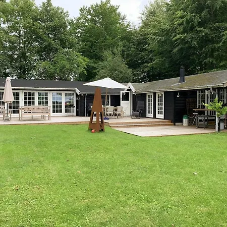 Oasis Near With Space To Play 펜션 Dronningmølle